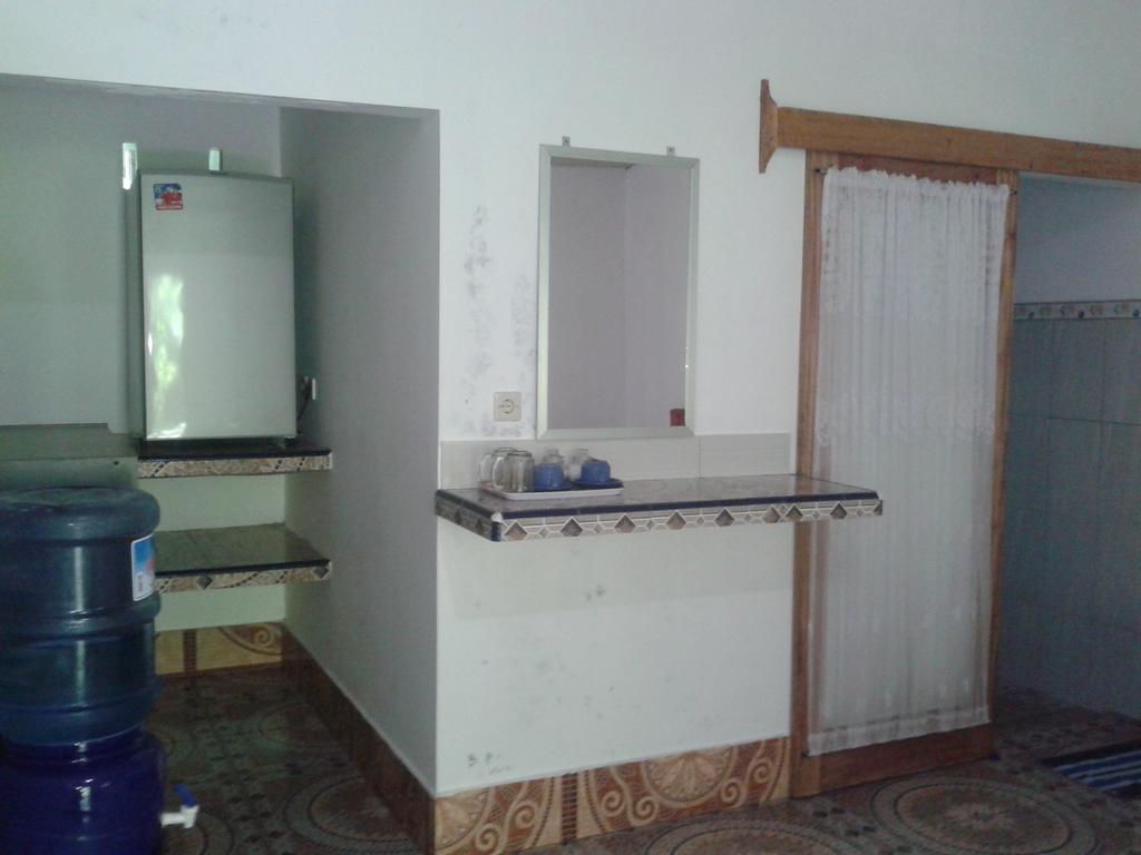 Putri Homestay Gili Meno Eksteriør billede